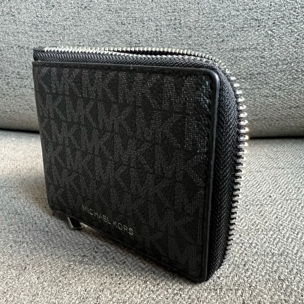 Michael Kors Black Monogram Zippy Bifold Wallet
